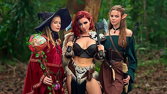 Punapäät Ja Lähikuvat: Sweetie Fox, Diana Rider Ja Arinafox Intohimoisessa Cosplay-Kohtaamisessa